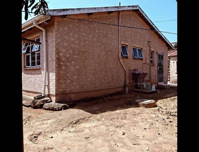 3 BEDROOM HOUSE FOR SALE IN UMLAZI Z
